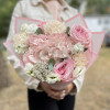 Изображение 2 - Нежный сборный букет из гортензии, пионовидных роз, маттиолы (39) - купить в Москве