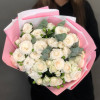 Изображение 7 - Монобукет из белых кустоых роз - купить в Москве