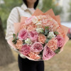 Изображение 3 - Сборный букет из пионовидных роз, гортензии и диантуса (36) - купить в Москве