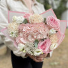 Изображение 3 - Нежный сборный букет из гортензии, пионовидных роз, маттиолы (39) - купить в Москве