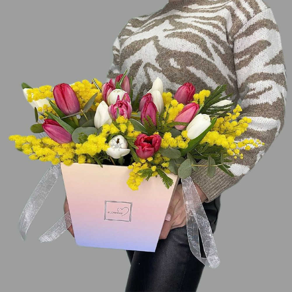 Изображение - Коробка с мимозой и тюльпанами - купить в Москве