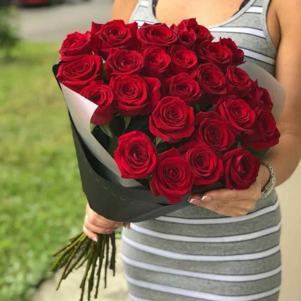 Изображение - Букет из 25 Красных роз 40 см - купить в Москве
