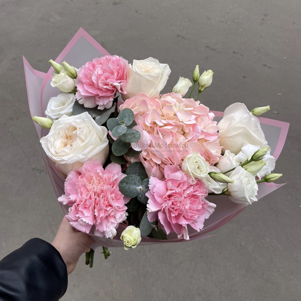 Изображение - Букет с гортензией и розой - купить в Москве