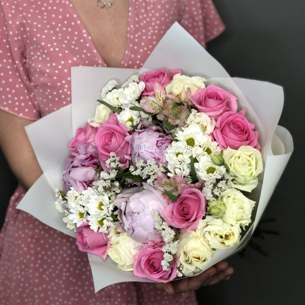 Изображение - Букет из пионов роз и хризантем - купить в Москве
