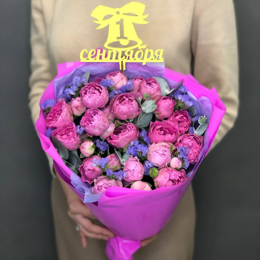 Изображение - Букет из кустовой пионовидной розы со статицей - купить в Москве