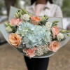 Изображение 1 - Авторский букет из гортензии, розы, эустомы и диантуса (38) - купить в Москве